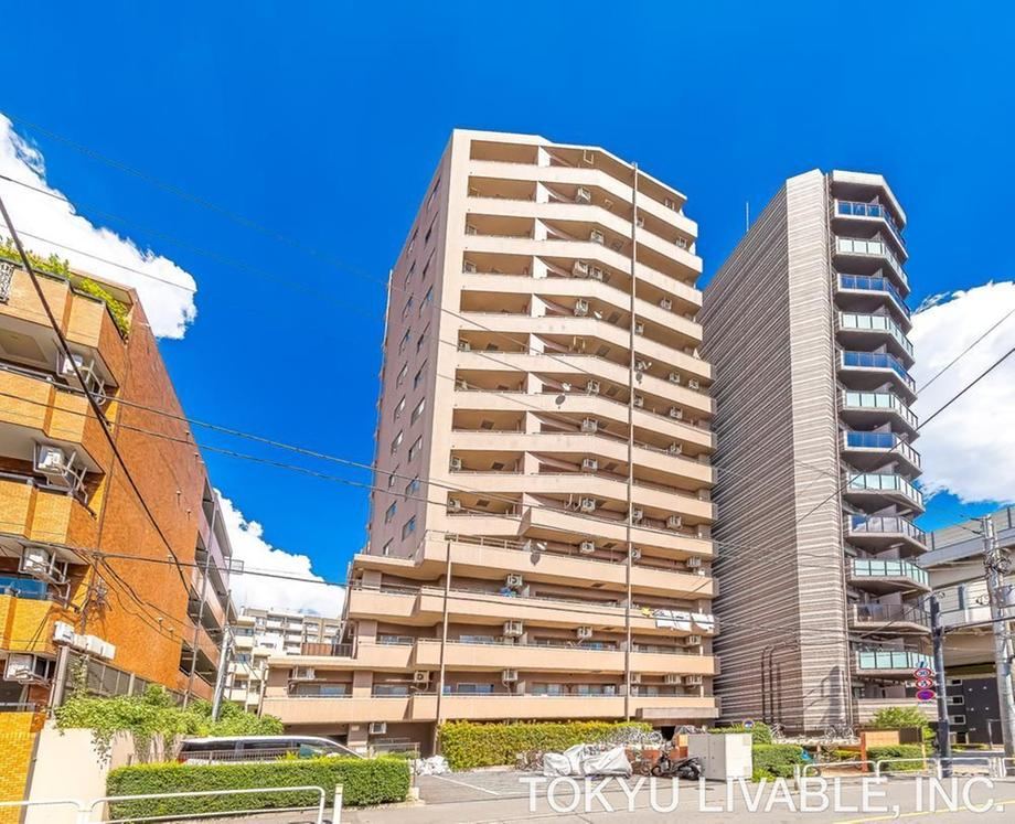 2LDK apartment in Itabashi Ward, Tokyo - Photo 1