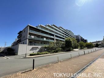 3LDK+S apartment in Midori Ward, Yokohama