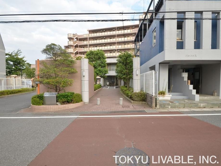 2LDK+S apartment in Funabashi, Chiba - Photo 1