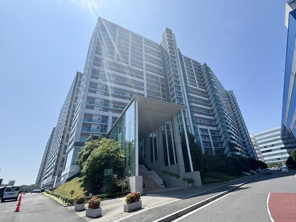 4LDK apartment in Funabashi, Chiba - Photo 1