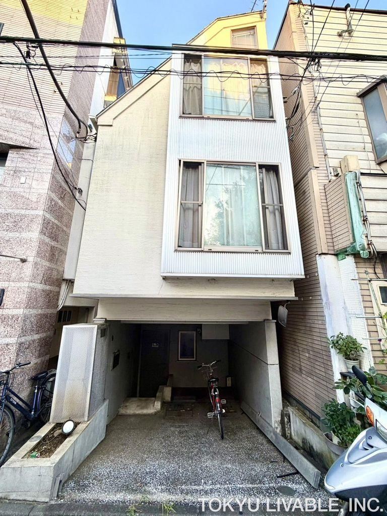 2LDK+S house in Meguro Ward, Tokyo - Photo 1