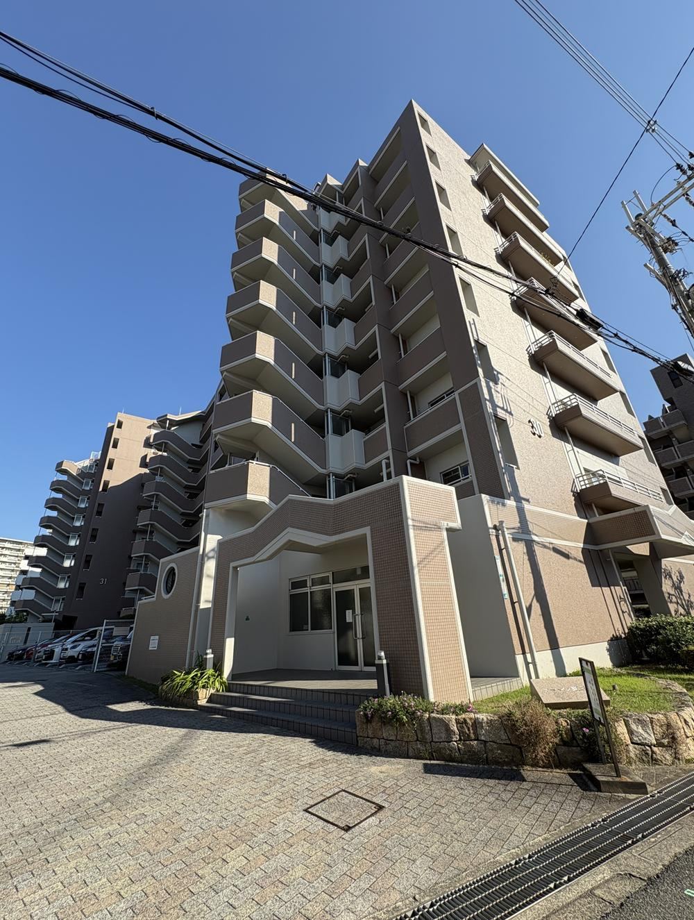 3LDK apartment in Yodogawa Ward, Osaka - Photo 1