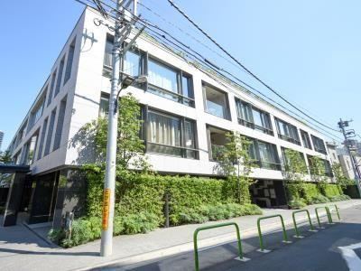 3LDK apartment in Minato Ward, Tokyo - Photo 1