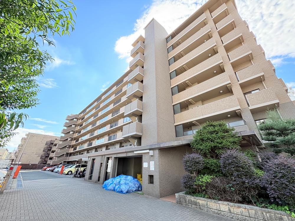 3LDK apartment in Nishiyodogawa Ward, Osaka - Photo 1