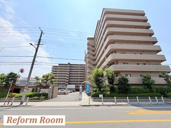 2LDK apartment in Nishiyodogawa Ward