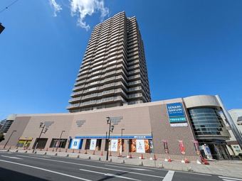 2LDK+S apartment in Koga