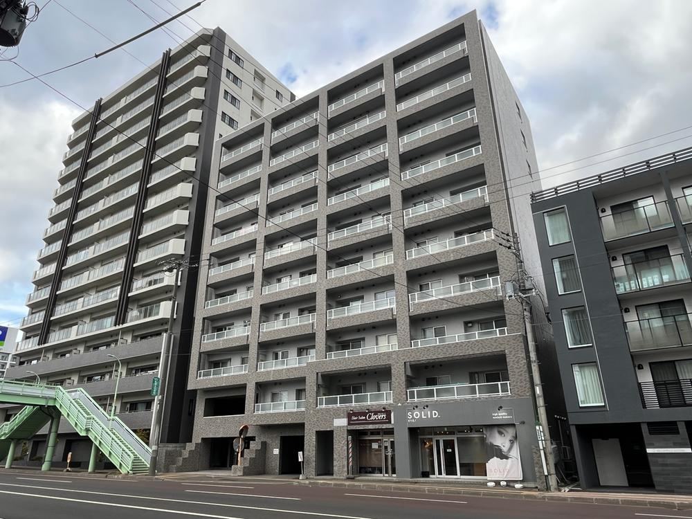 3LDK+S apartment in Nishi Ward, Sapporo, Hokkaido - Photo 1