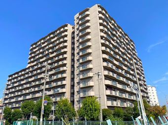 3LDK apartment in Konohana Ward