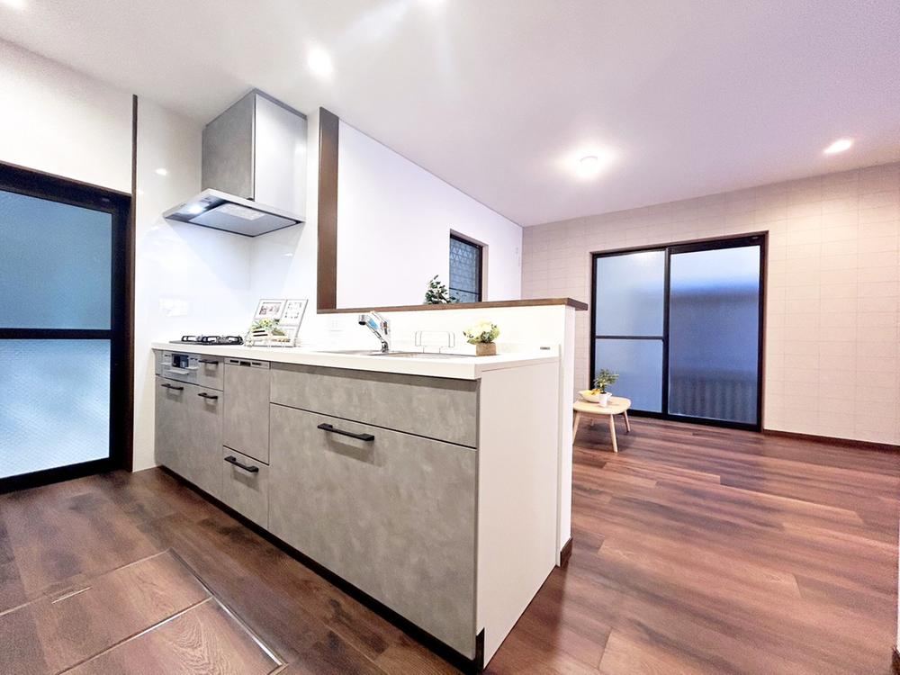 3LDK house in Takatsuki, Osaka - Photo 1