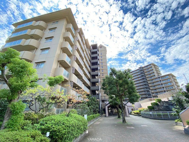 4LDK apartment in Takatsuki, Osaka - Photo 1