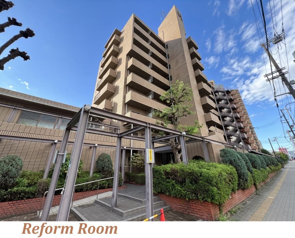 3LDK apartment in Nishiyodogawa Ward, Osaka - Photo 1