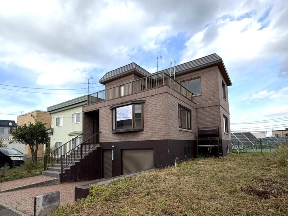 3LDK house in Ebetsu, Hokkaido - Photo 1