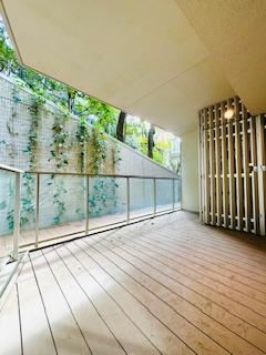 3LDK apartment in Minato Ward, Tokyo - Photo 1