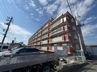 4LDK apartment in Aki Ward