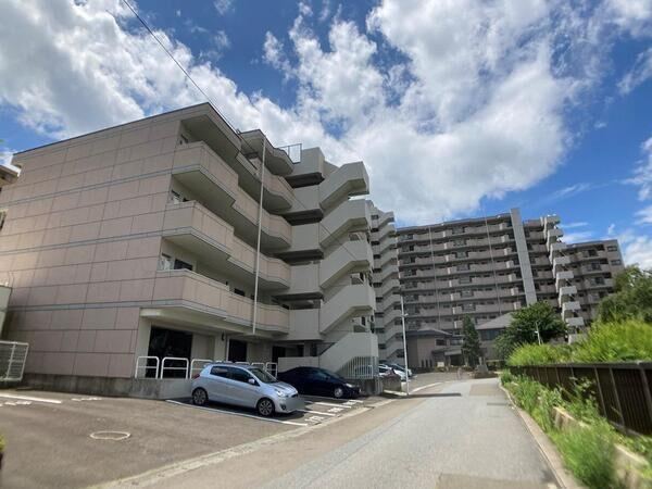 3LDK apartment in Aoba Ward, Sendai, Miyagi - Photo 1
