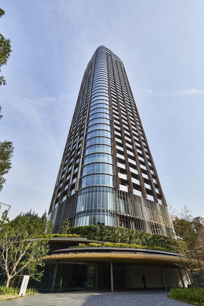2LDK apartment in Minato Ward, Tokyo - Photo 1