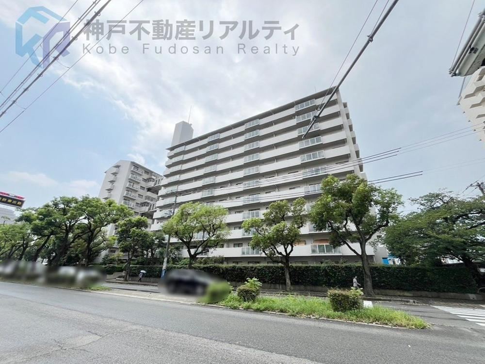 4LDK apartment in Higashinada Ward, Kobe, Hyogo - Photo 1