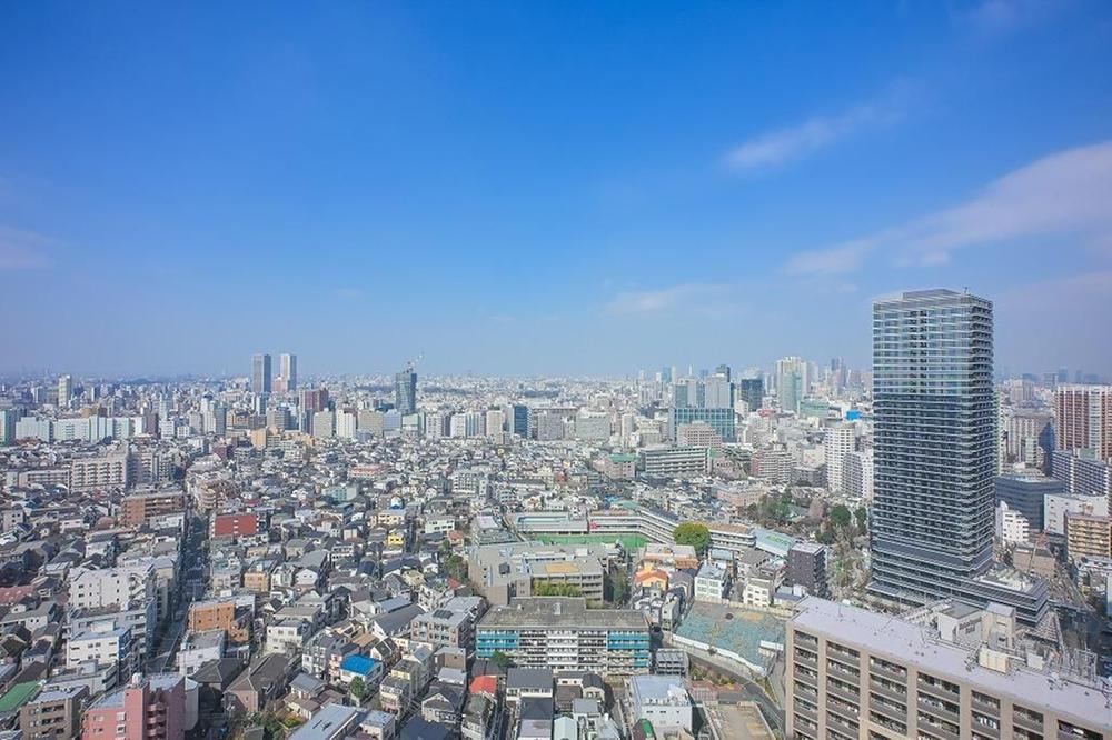 2LDK apartment in Shinagawa Ward, Tokyo - Photo 1