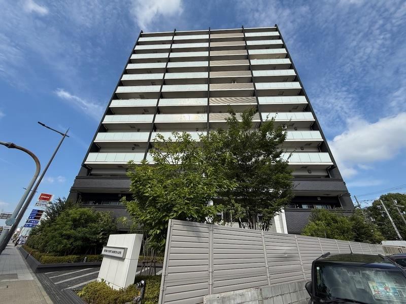 2LDK+S apartment in Moriguchi, Osaka - Photo 1