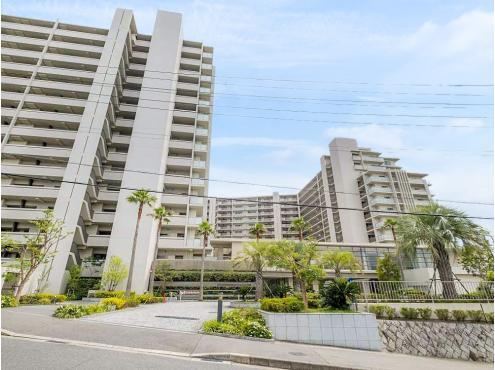 3LDK apartment in Suma Ward, Kobe, Hyogo - Photo 1