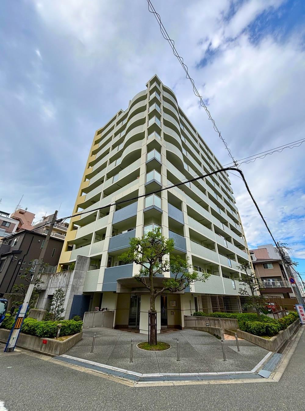 2LDK apartment in Kita Ward, Osaka - Photo 1