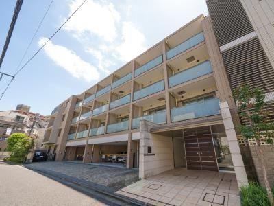 studio apartment in Minato Ward, Tokyo - Photo 1