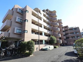 2LDK+S apartment in Minami Ward
