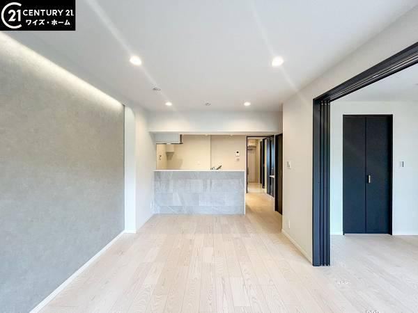 2LDK apartment in Minato Ward, Tokyo - Photo 1
