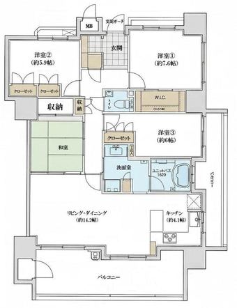 4LDK apartment in Yahatahigashi Ward, Kitakyushu