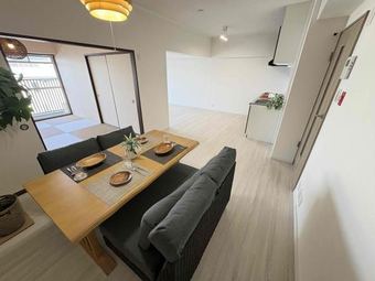 2LDK apartment in Yamashina Ward