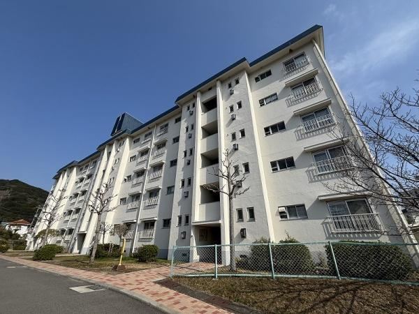 4DK apartment in Suma Ward, Kobe, Hyogo - Photo 1