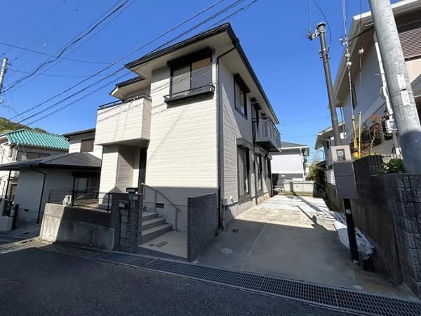 4LDK house in Suma Ward, Kobe, Hyogo - Photo 1