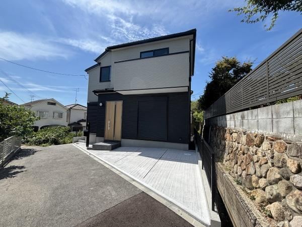 3LDK house in Nagata Ward, Kobe, Hyogo - Photo 1