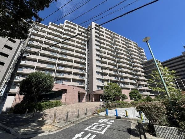 4LDK+S apartment in Suma Ward, Kobe, Hyogo - Photo 1