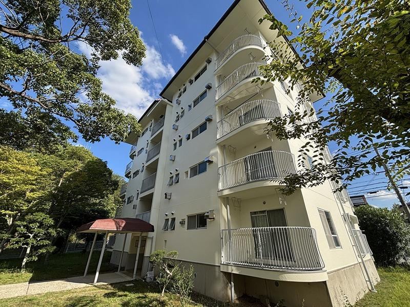 3LDK apartment in Ikoma, Nara - Photo 1