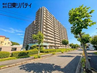 3LDK apartment in Nishi Ward
