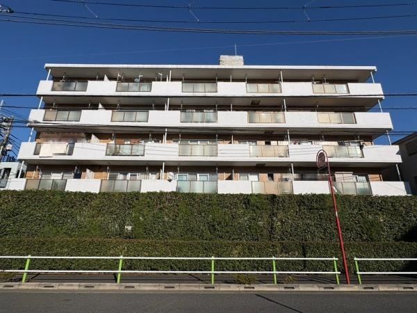 3DK apartment in Itabashi Ward, Tokyo - Photo 1