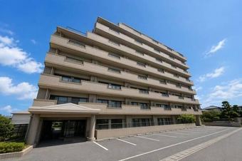 3LDK apartment in Nishi Ward