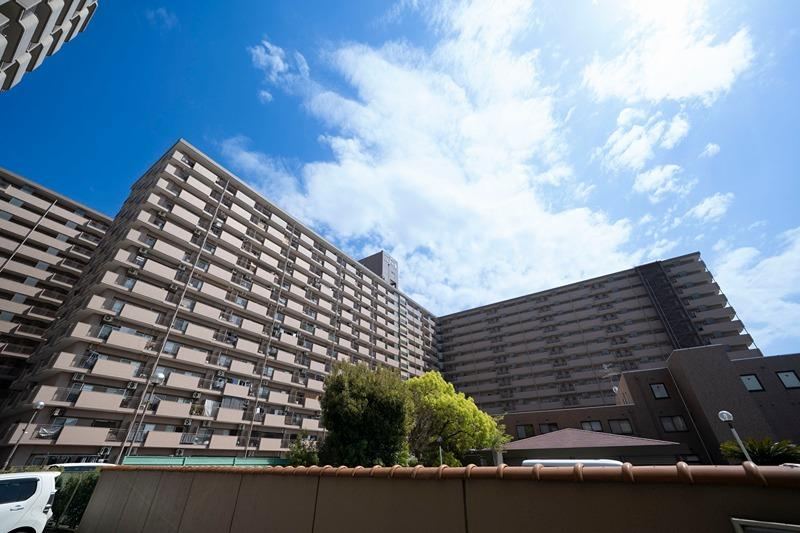4LDK apartment in Higashiosaka, Osaka - Photo 1