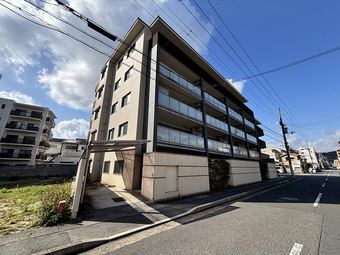 3LDK apartment in Sakyo Ward