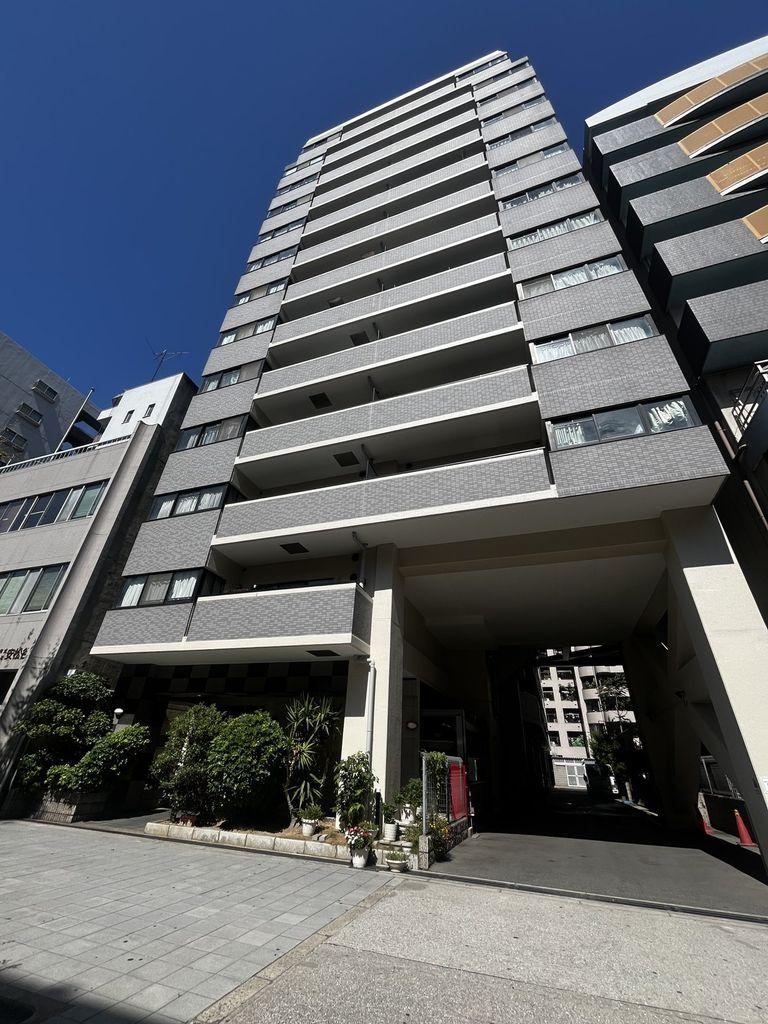 3LDK apartment in Naniwa Ward, Osaka - Photo 1