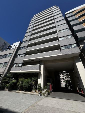3LDK apartment in Naniwa Ward