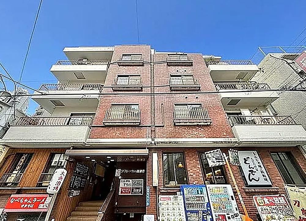 2LDK apartment in Shinjuku Ward, Tokyo - Photo 1