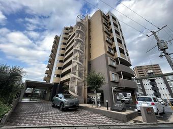 4LDK apartment in Yahatanishi Ward, Kitakyushu