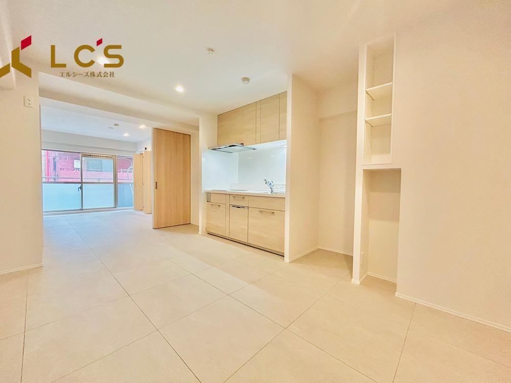 1LDK apartment in Minato Ward, Tokyo - Photo 1