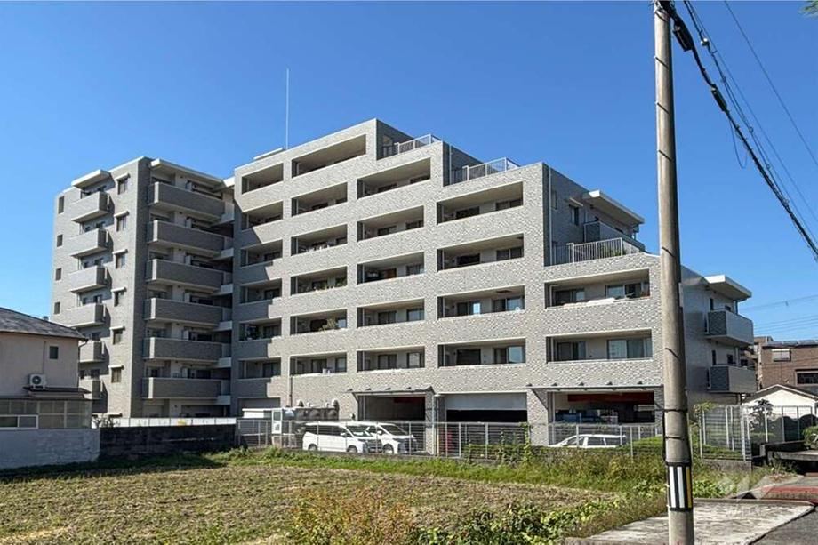 3LDK apartment in Amagasaki, Hyogo - Photo 1