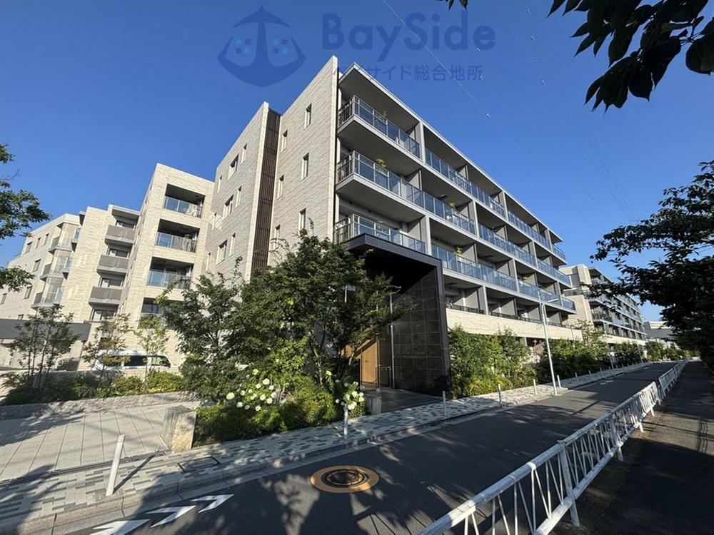 2LDK apartment in Meguro Ward, Tokyo - Photo 1