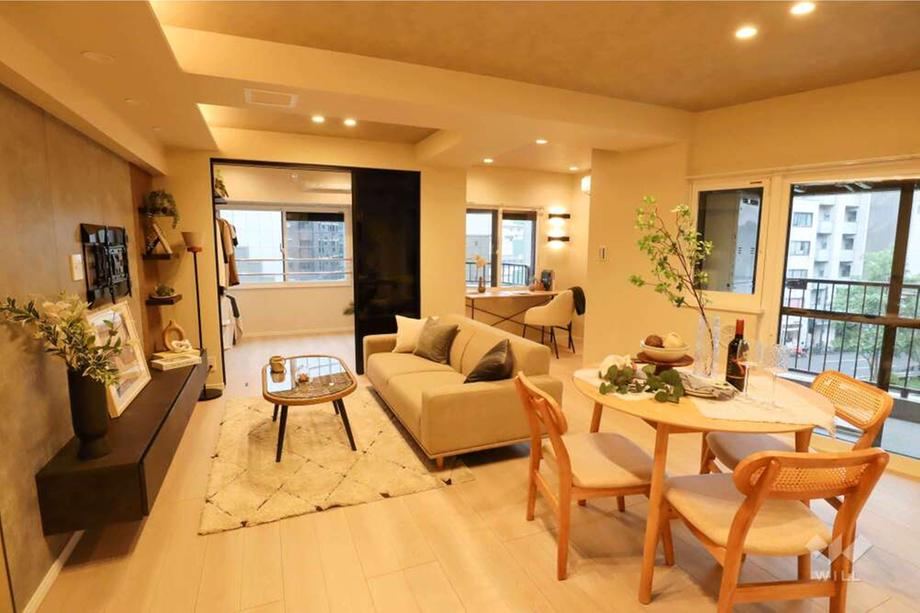 2LDK apartment in Minato Ward, Tokyo - Photo 1