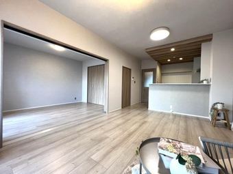 3LDK apartment in Higashiyodogawa Ward
