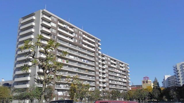 4LDK apartment in Misato, Saitama - Photo 1